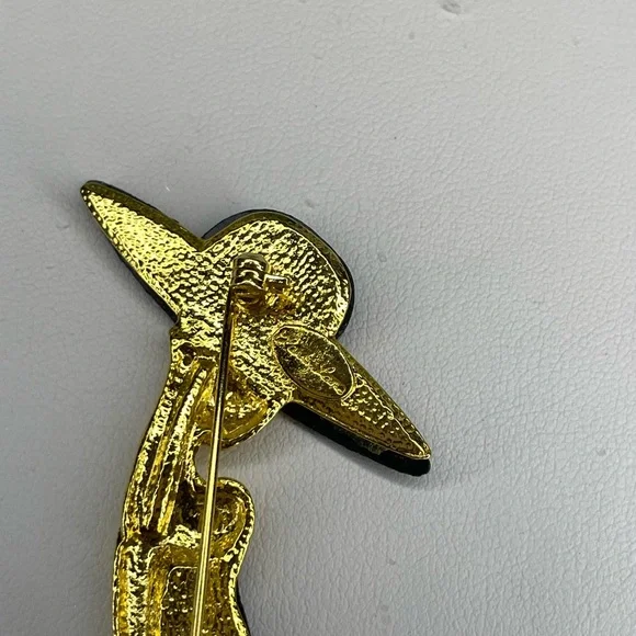 Vintage Park Lane Art Deco-style lady in a hat brooch with green enamel - Picture 5 of 5